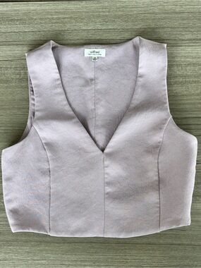 Aritzia Wilfred light purple V-Neck Cropped work Tank Top